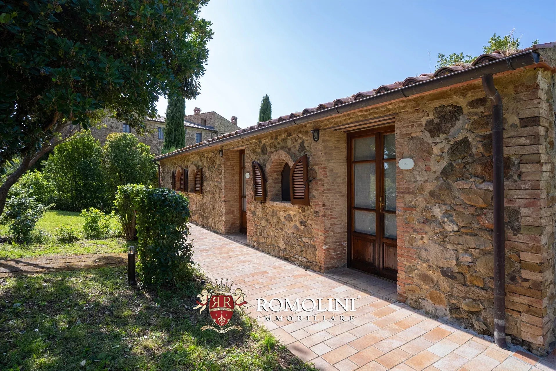 13 Bedroom Villa/Townhouse's Image 30