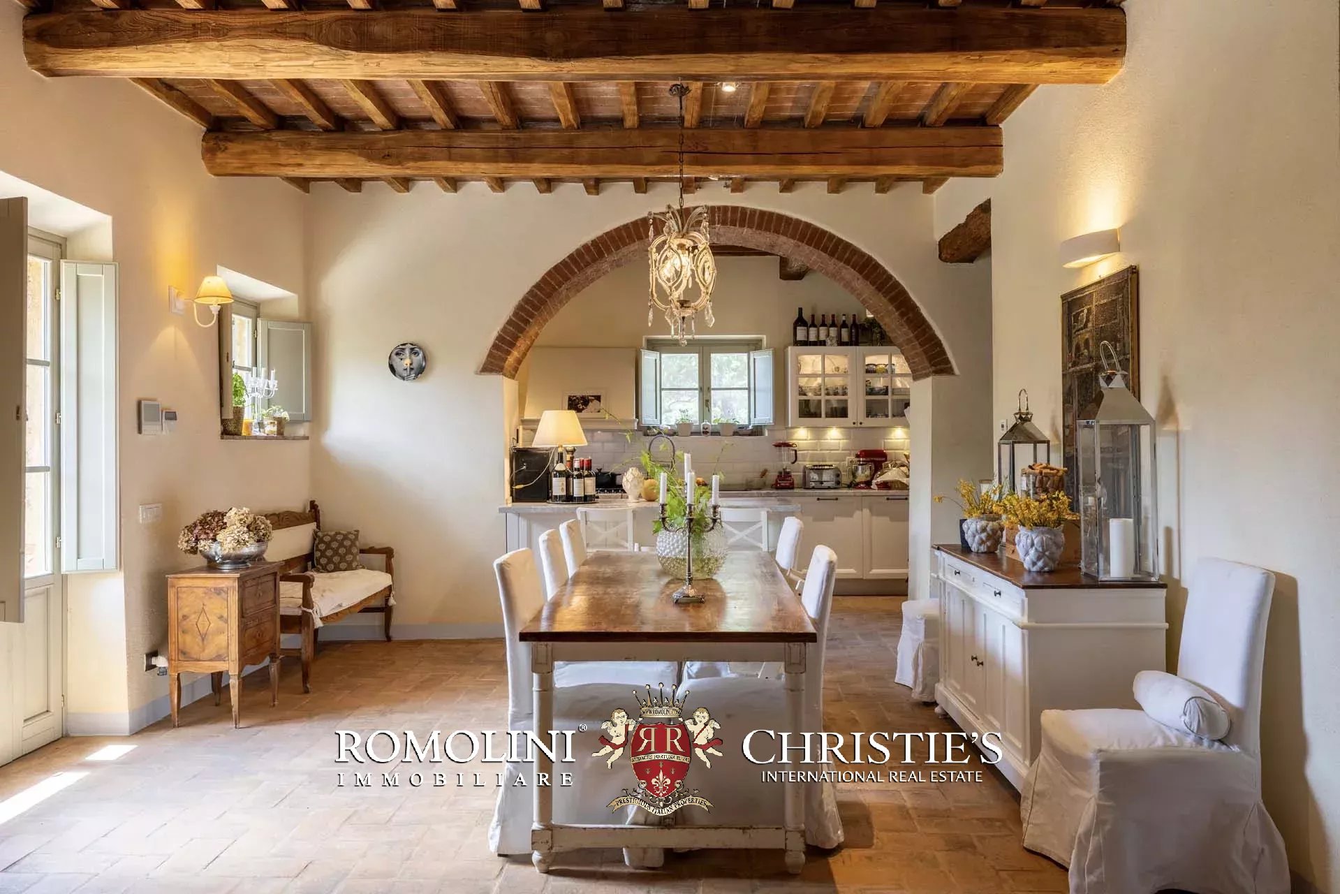 6 Bedroom Villa/Townhouse's Image 35