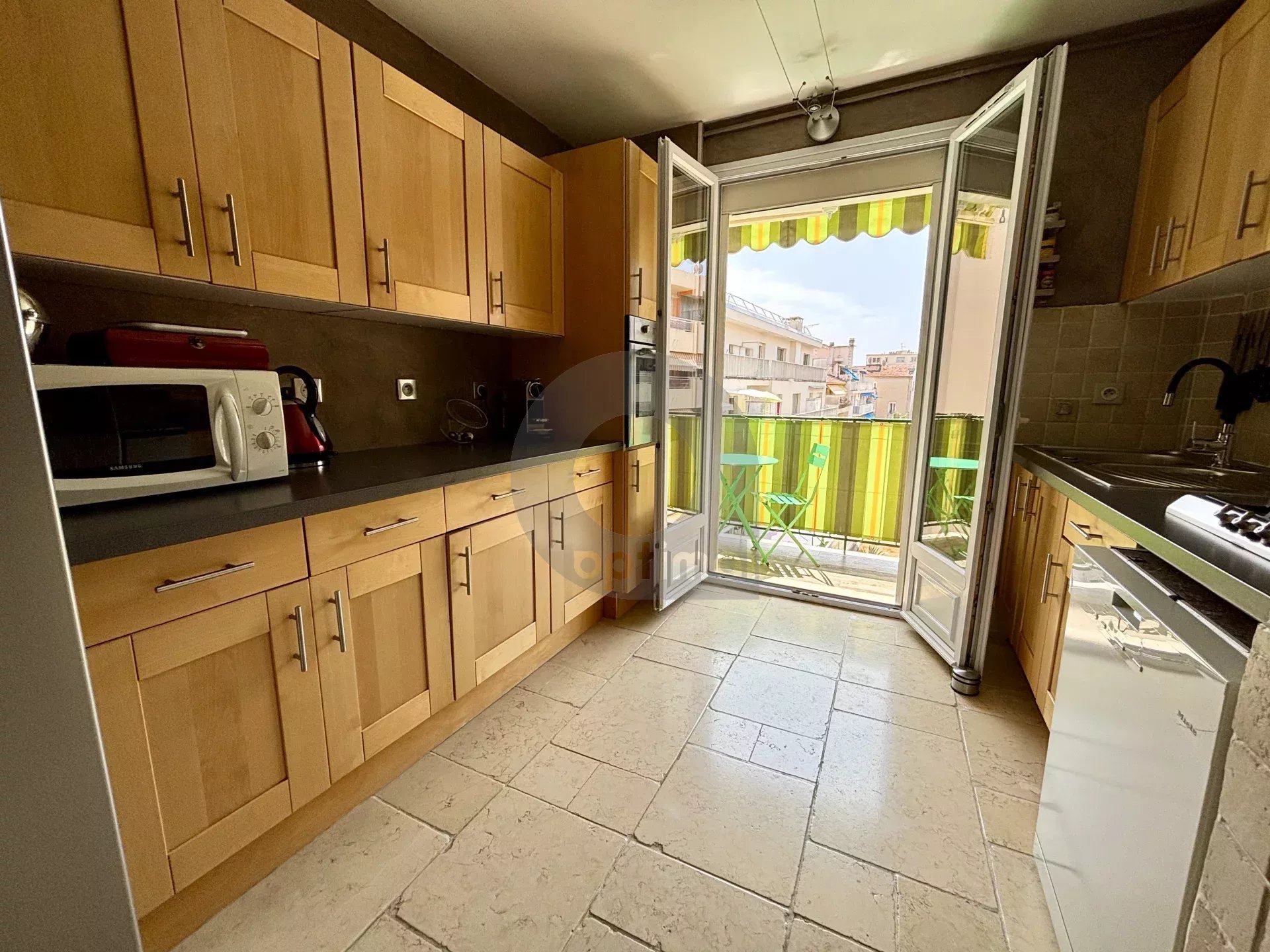EXCLUSIVITE - MENTON Centenaire F4 CAVE 2 Balcons PARKING COLLECTIF