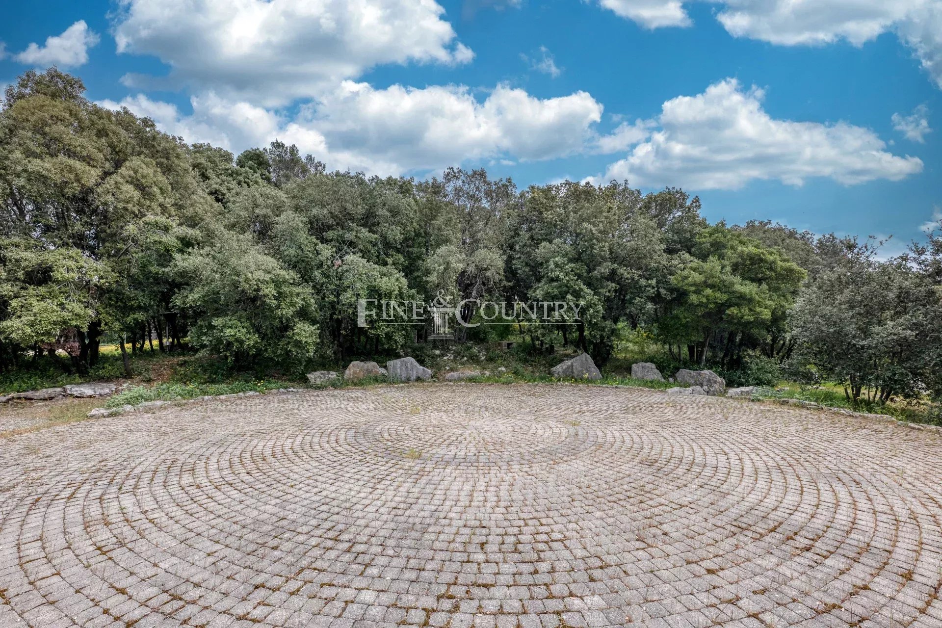 Photo of for sale property in Valbonne with tennis and hélipad