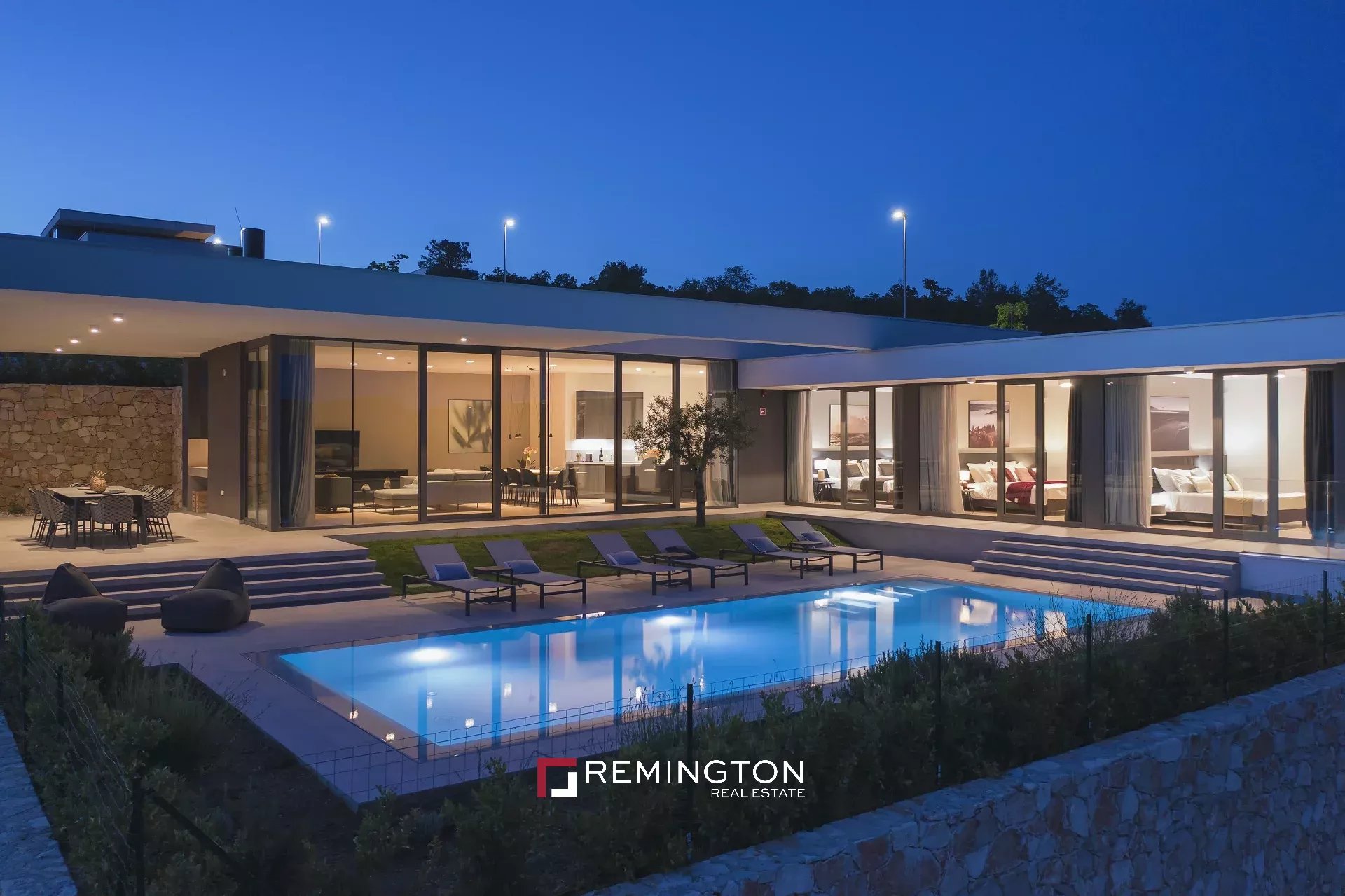 4 Bedroom Villa/Townhouse's Image 18