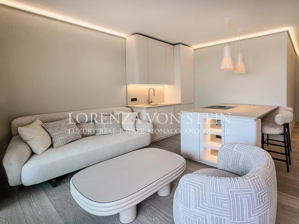 Exclusive mandate: Fully furnished luxury apartment