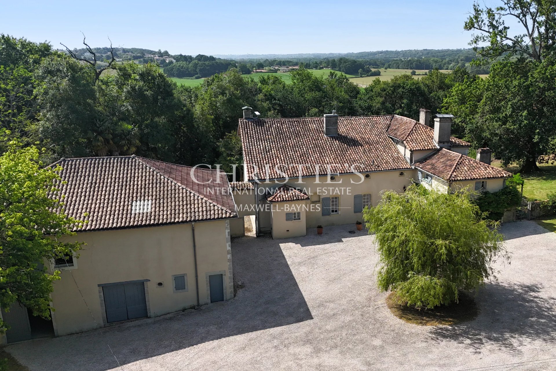 6 Bedroom Villa/Townhouse's Image 16