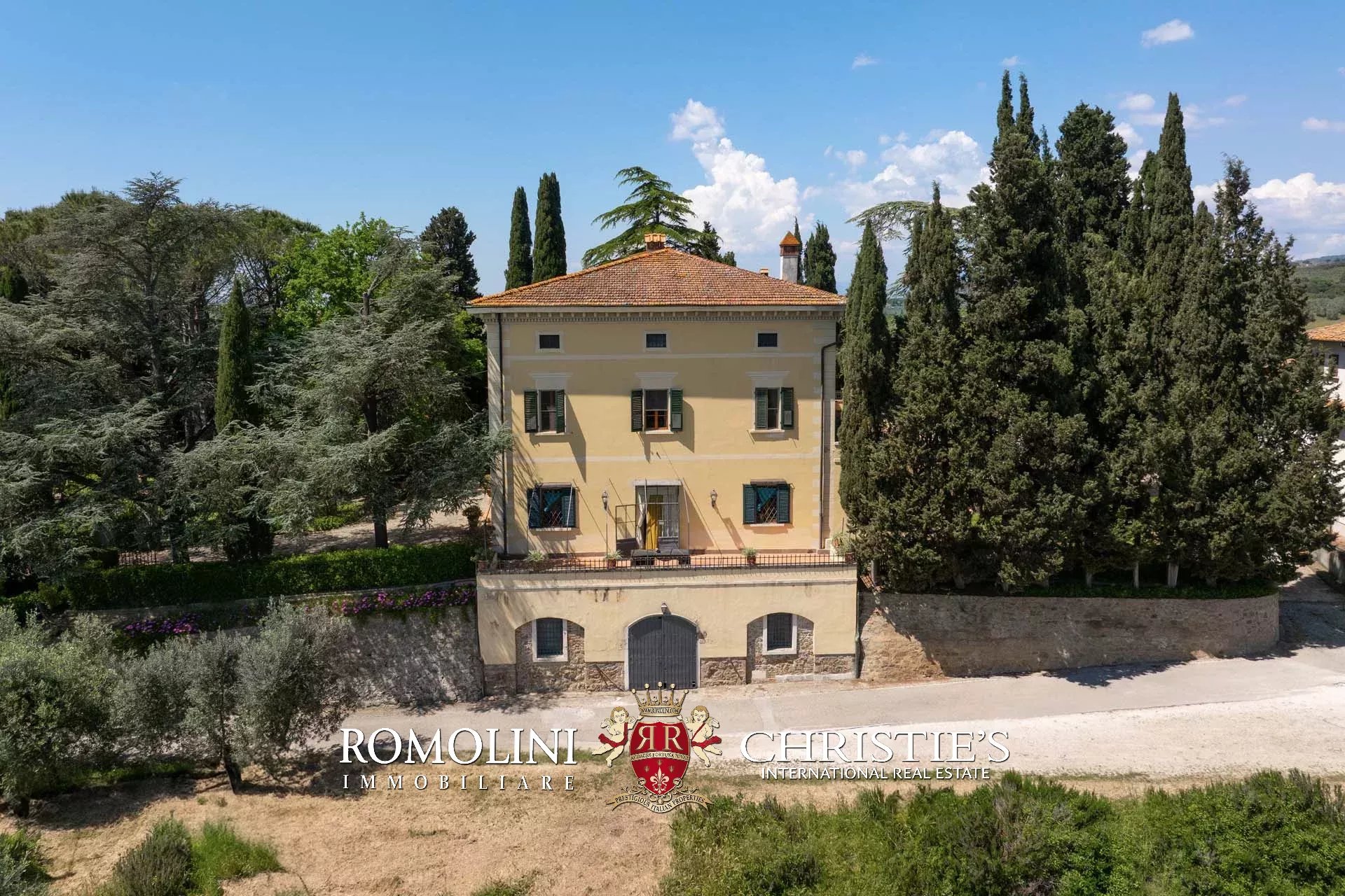 30 Bedroom Vineyard's Image 13