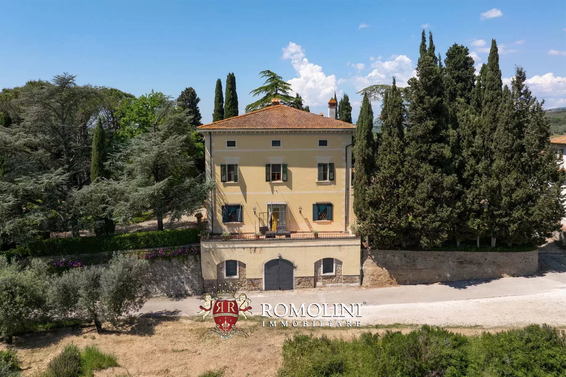 30 Bedroom Vineyard's Image 13