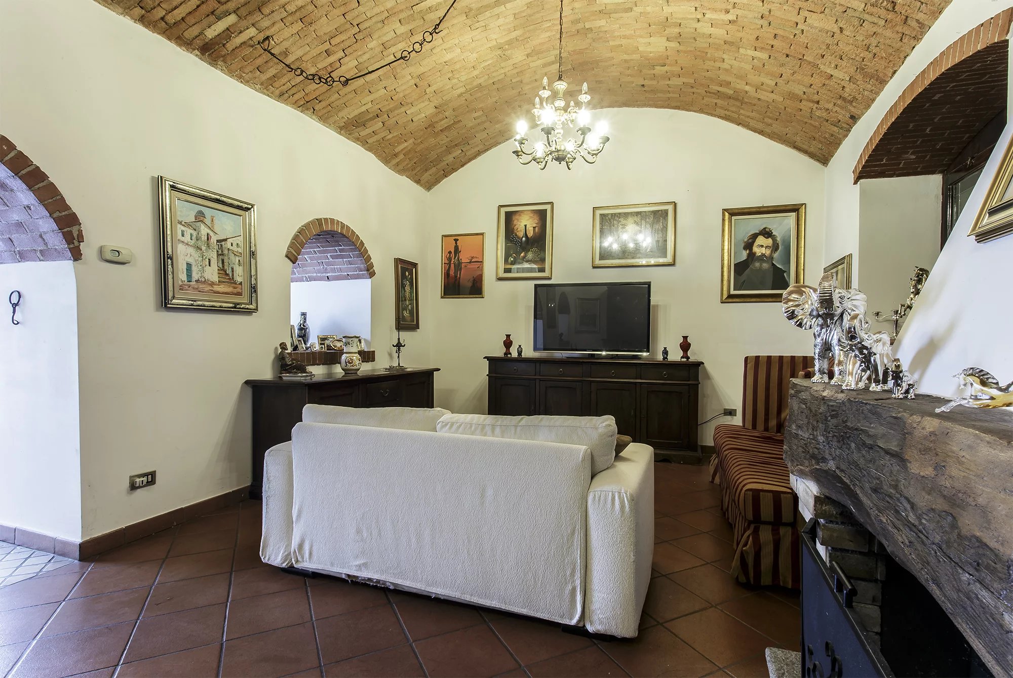 flat with garage and garden