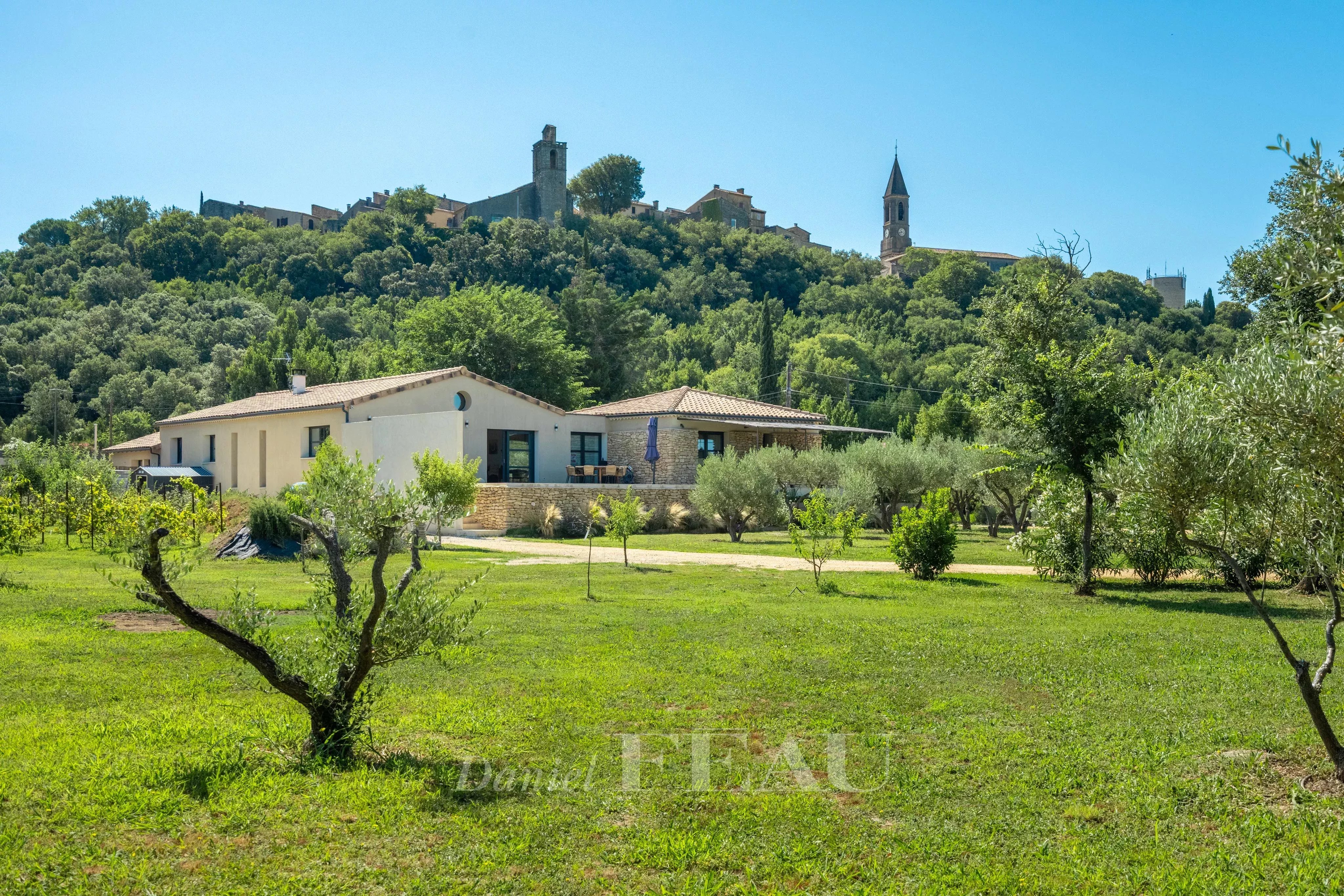 Castillon-du-Gard  - A recent property