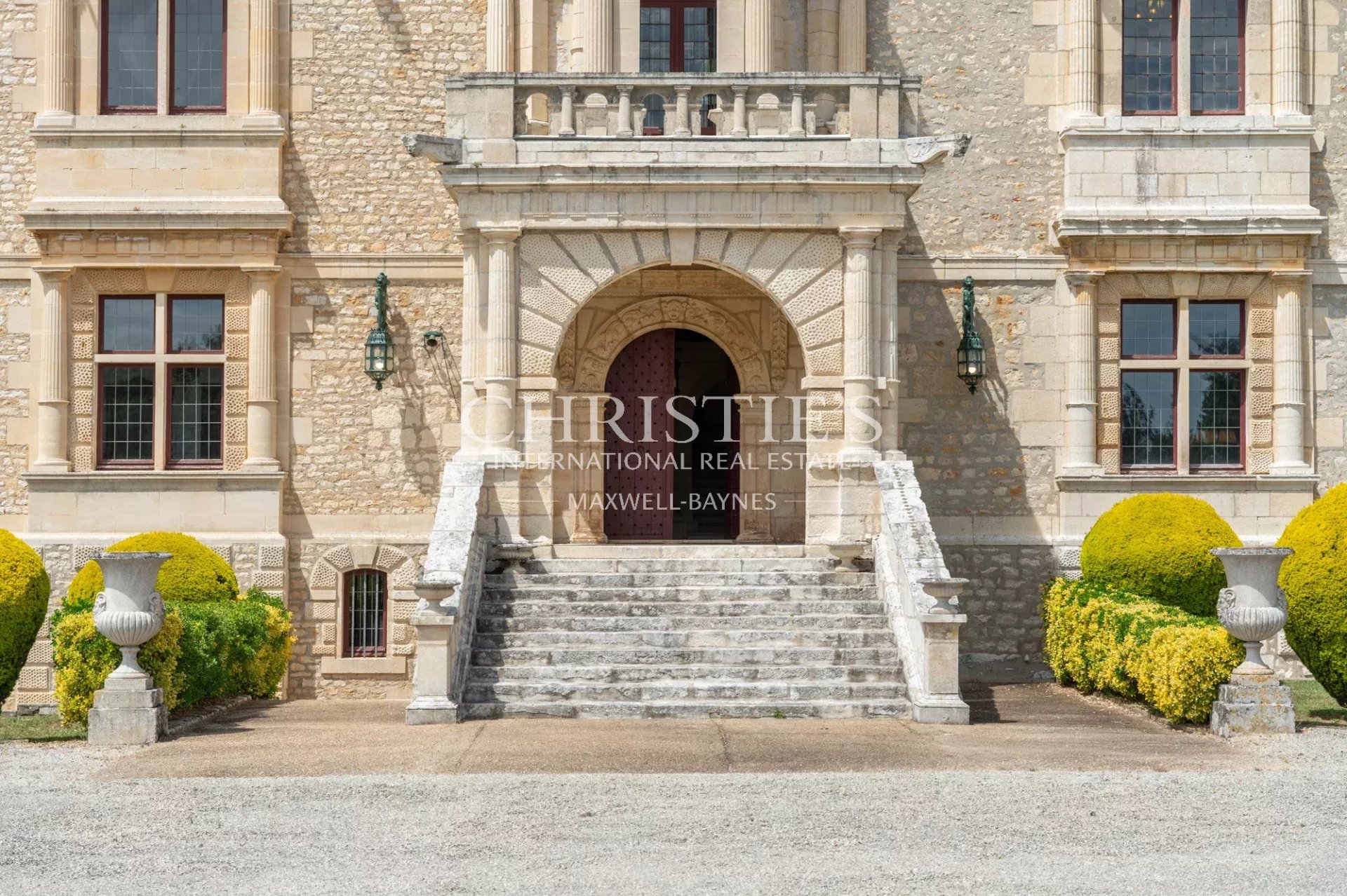 9 Bedroom Chateau's Image 5