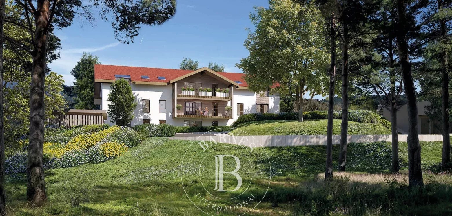 APPARTEMENT  5 PIECES EN DERNIER ETAGE