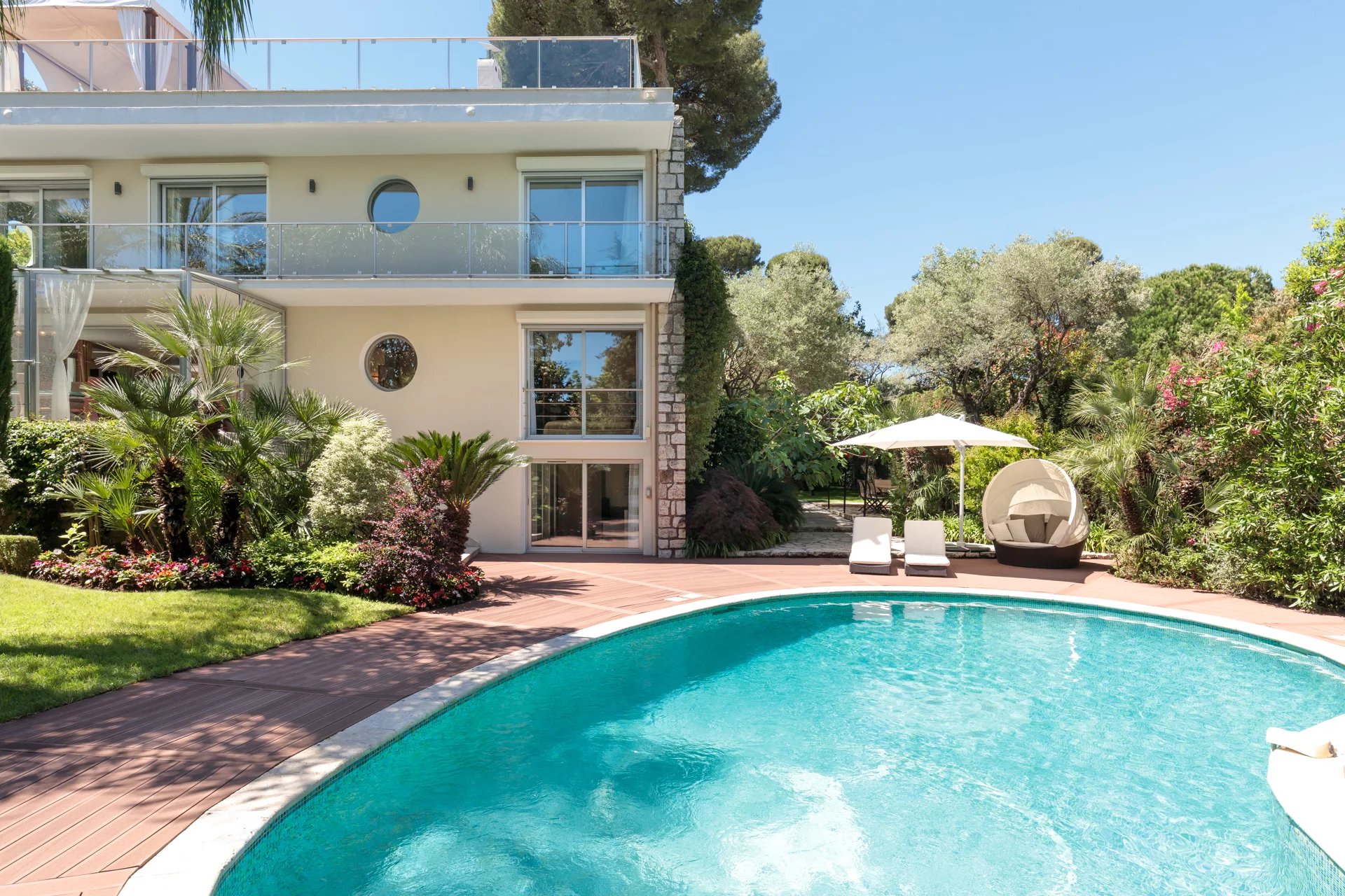 Cadre privilégié au Cap d’Antibes, proche plage Keller, vue mer et montagnes