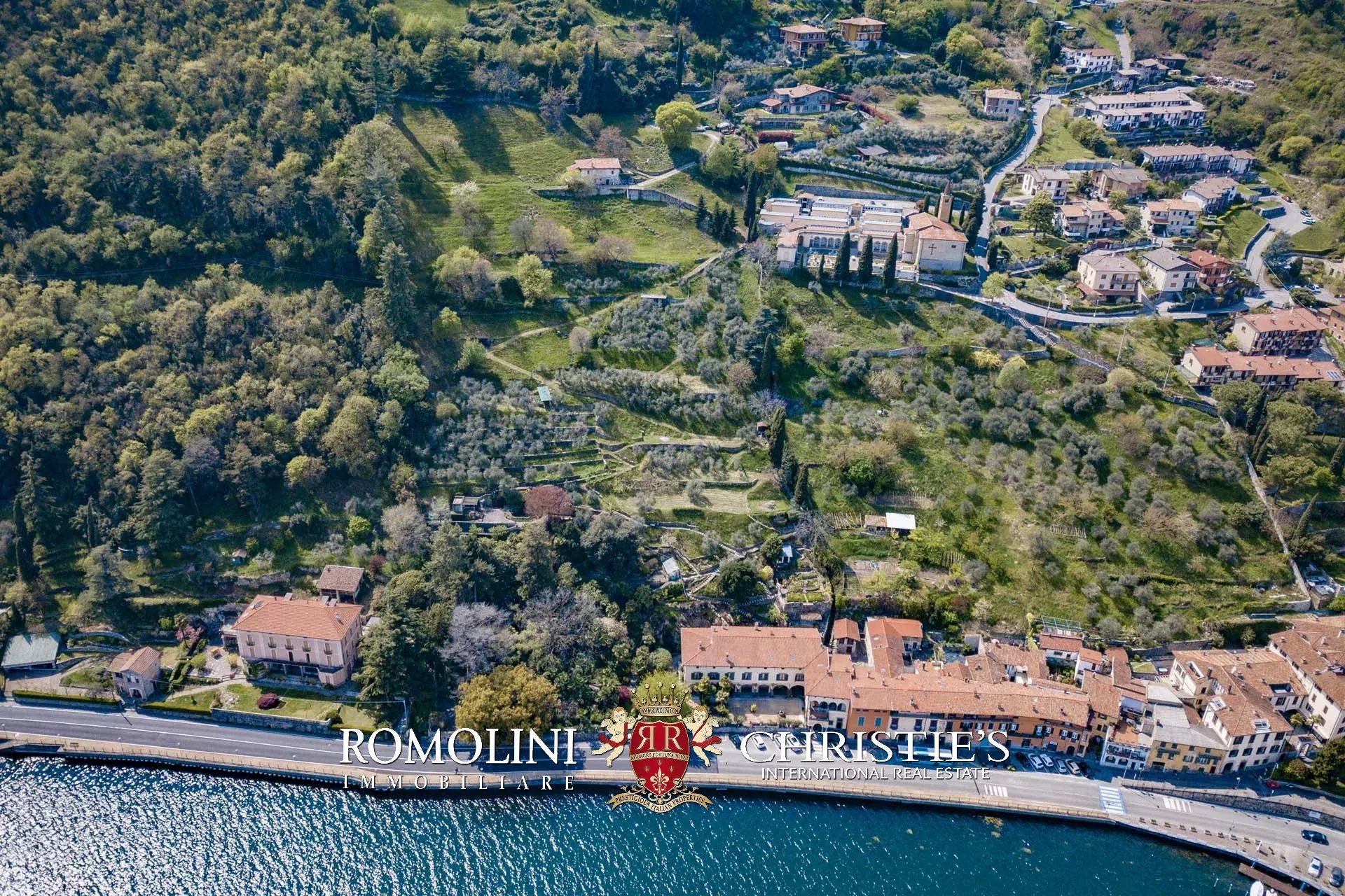 9 Bedroom Villa/Townhouse's Image 54