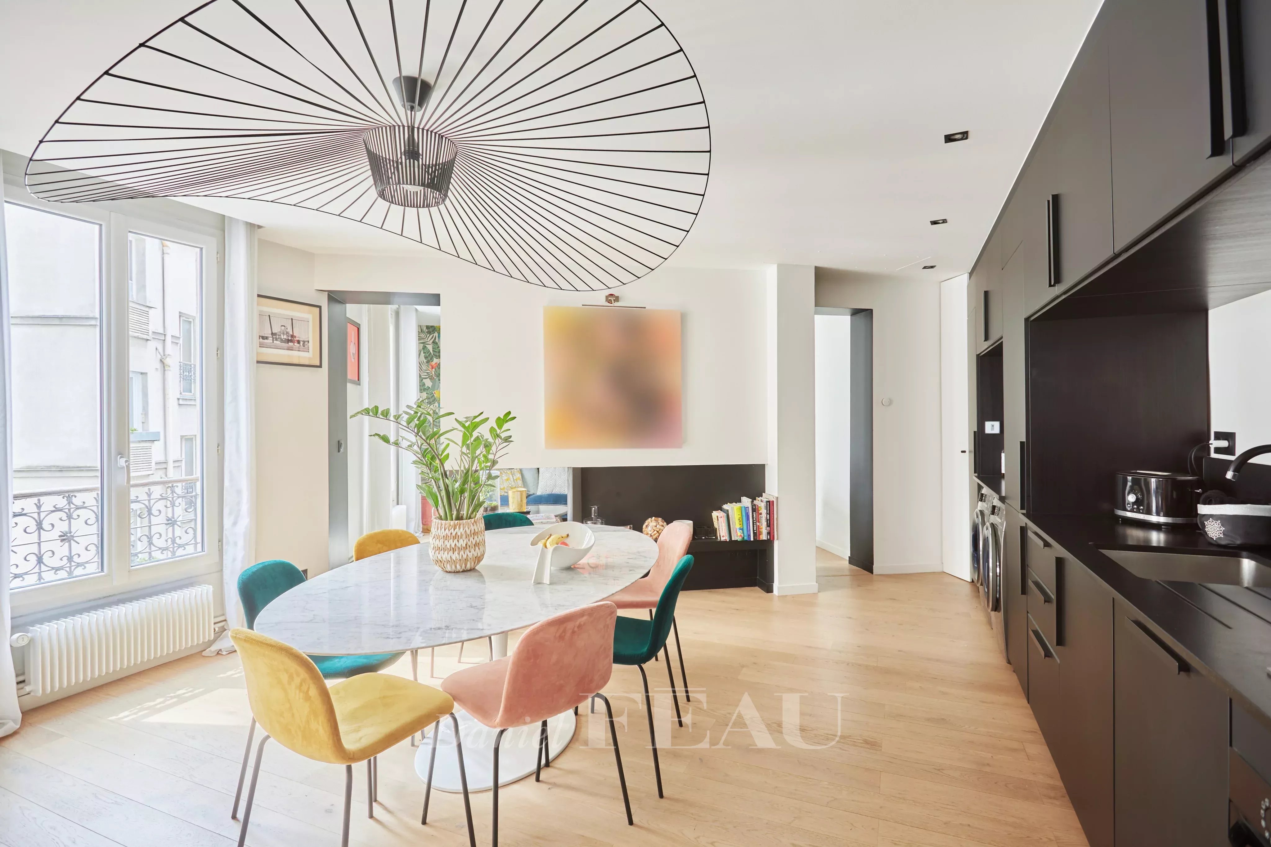 Salle à manger conviviale / cuisine équipée