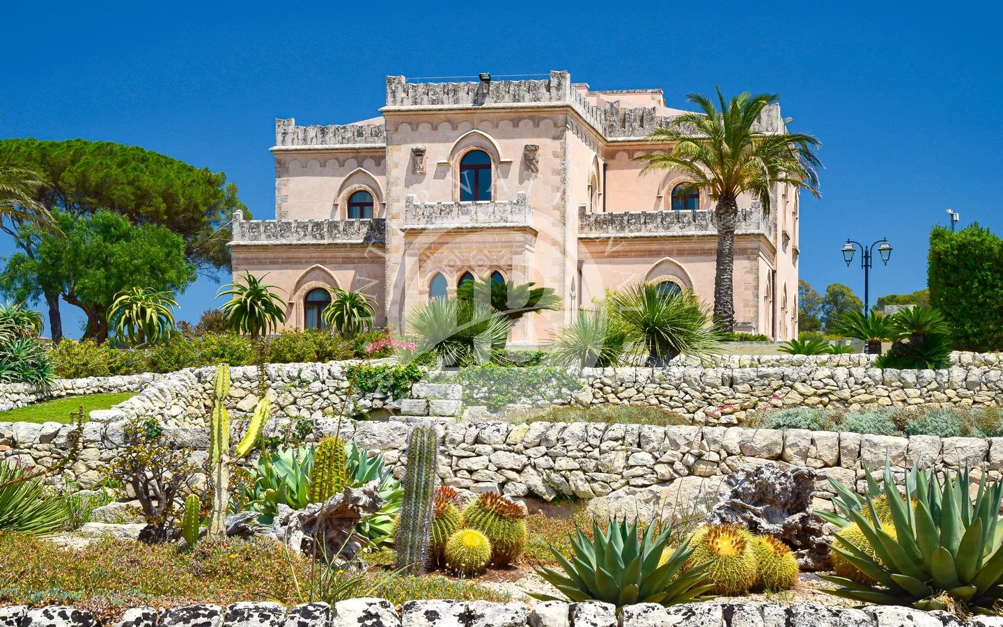 Villa in Noto - view 1