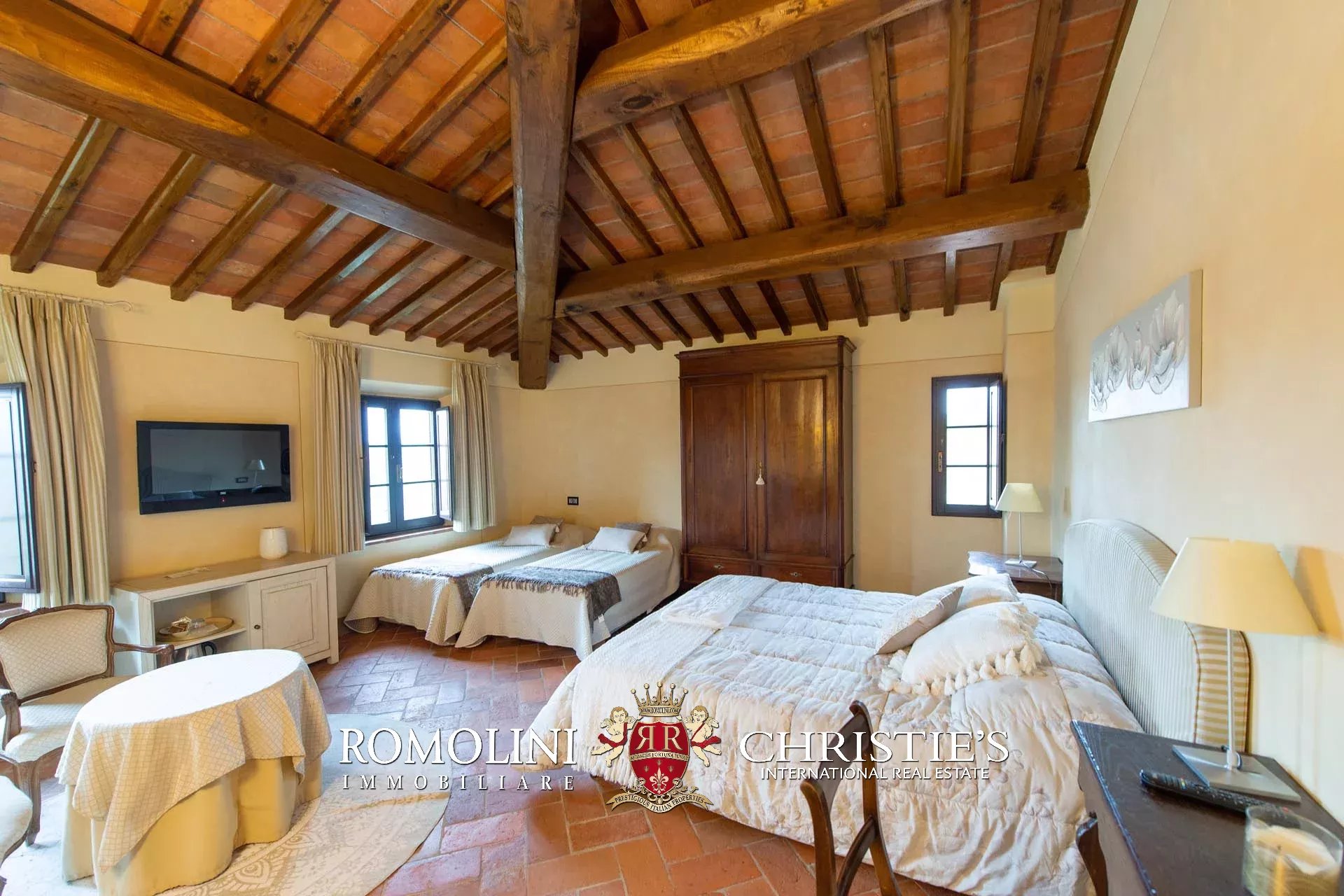 11 Bedroom Vineyard's Image 69