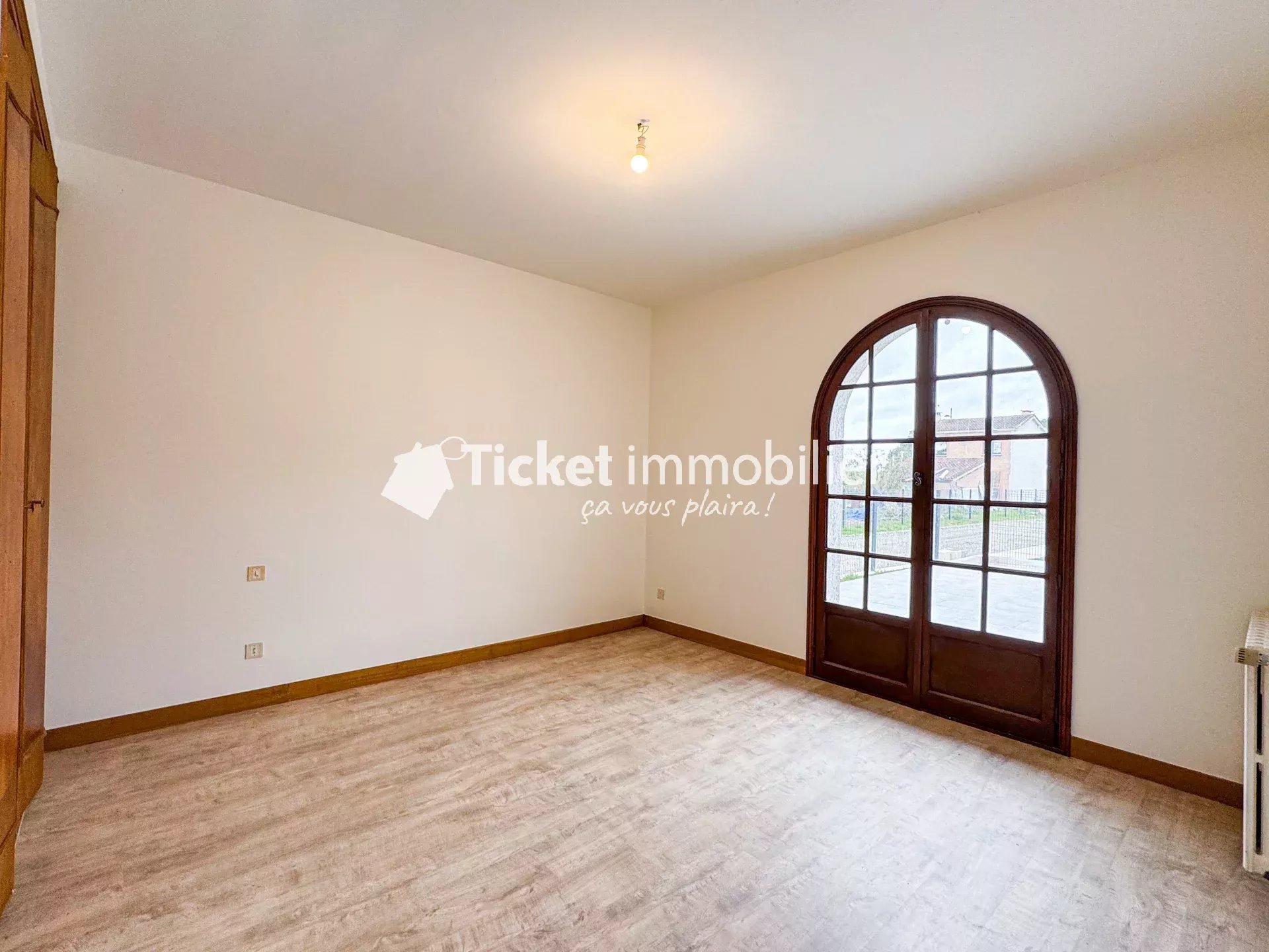 MAISON T5 DE 146m2 AVEC JARDIN de 633m2, GARAGE, CLIMATISATION ET GRANDE TERRASSE — photo 10