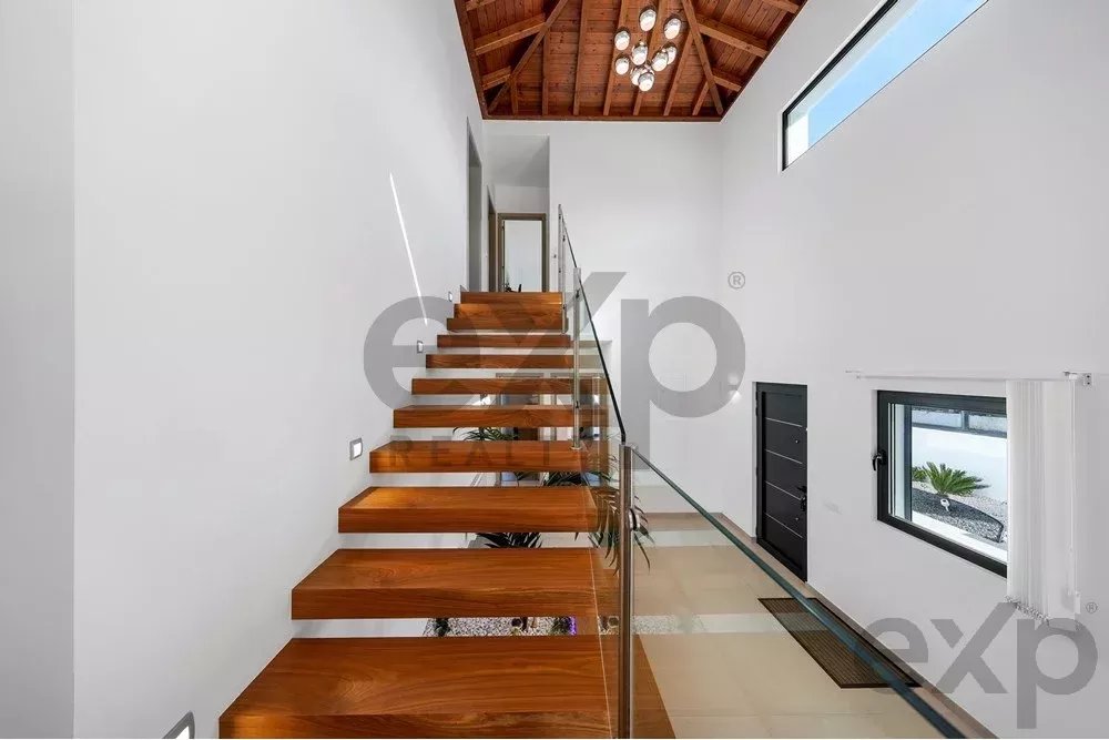New T4 villa 5 min from Beach. 85948859 image 20