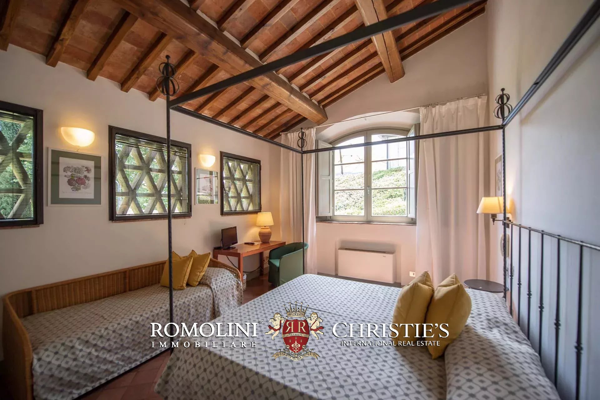 24 Bedroom Villa/Townhouse's Image 38