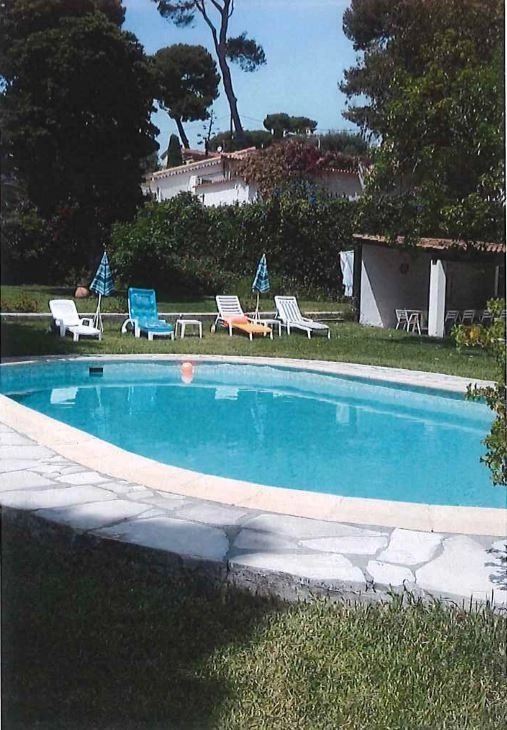 COMFORTABLE VILLA FOR A FAMILLY AT 25 METERS FROM THE SEA