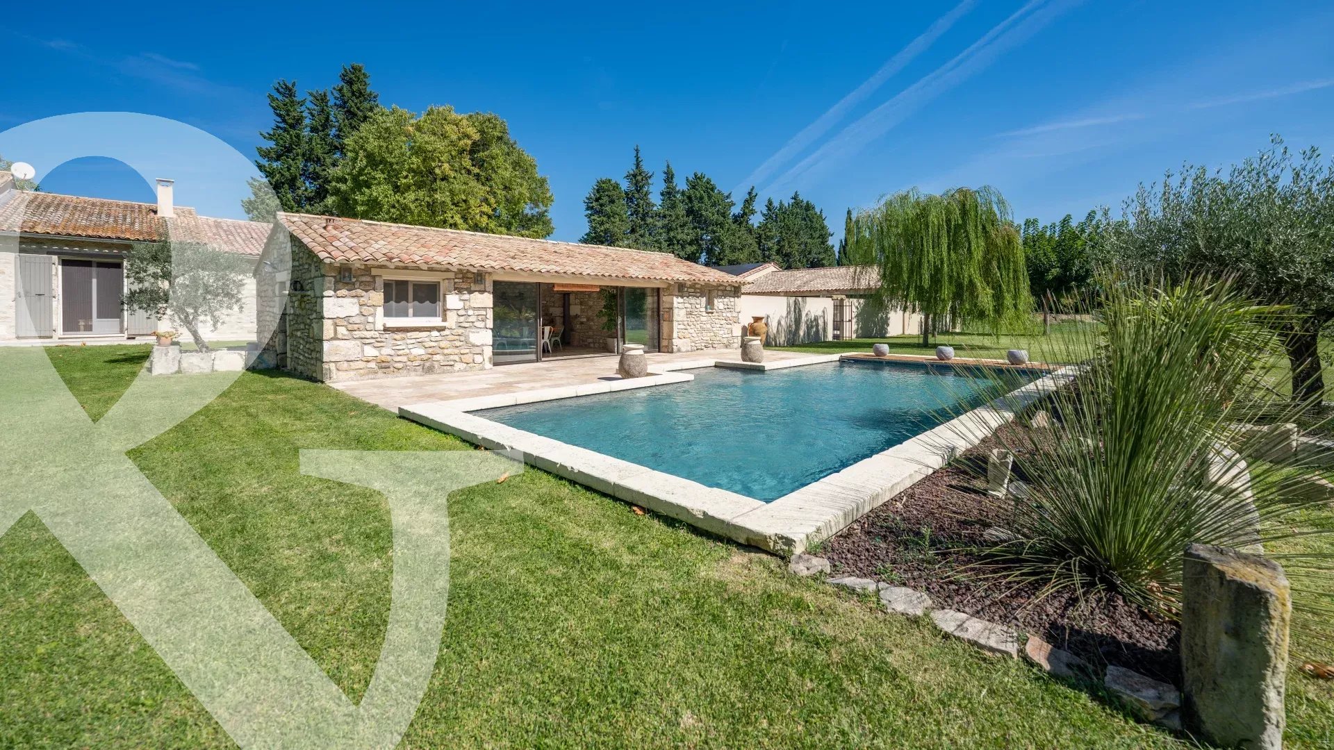 Très belle maison en pierre apparente