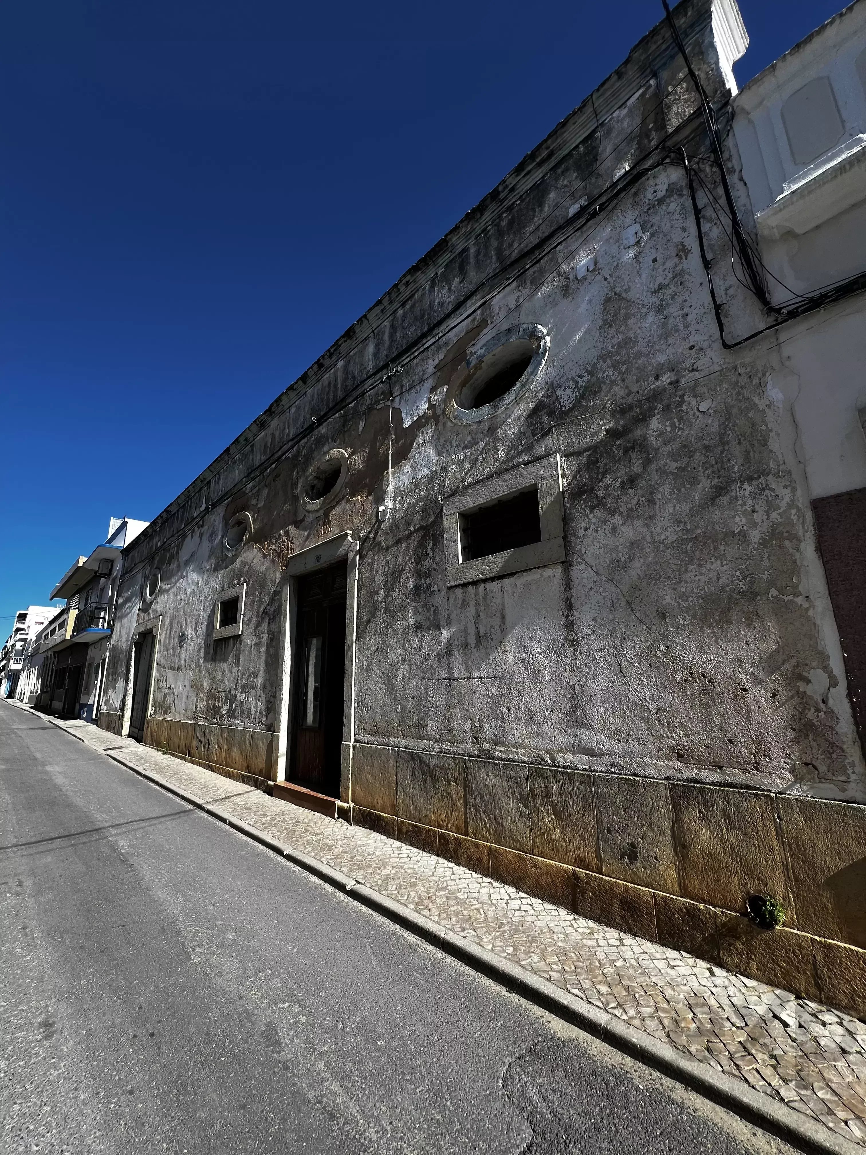 Building with an Algarve soul: 357m² in Olhão Center with viability for 5 floors 86965386 image 1
