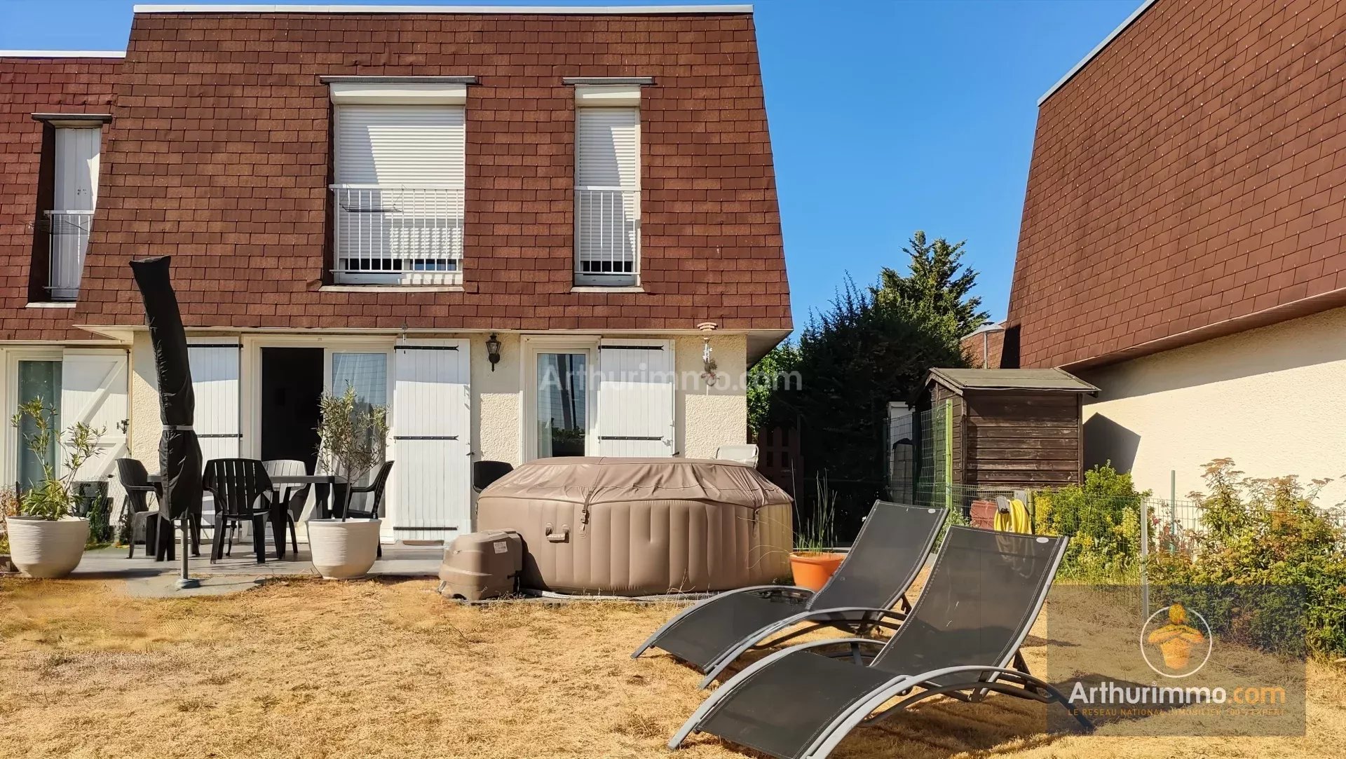LES 3 PARTS – MAISON 3 CHAMBRES AVEC JARDIN ET GARAGE