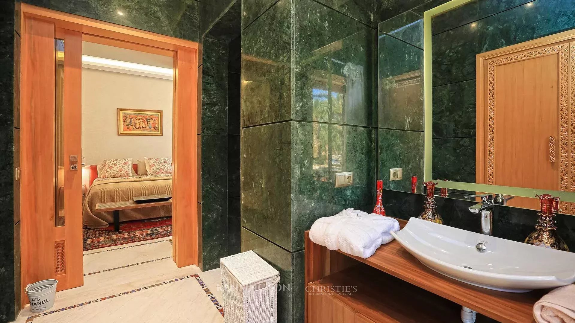 10 Bedroom Villa/Townhouse's Image 44