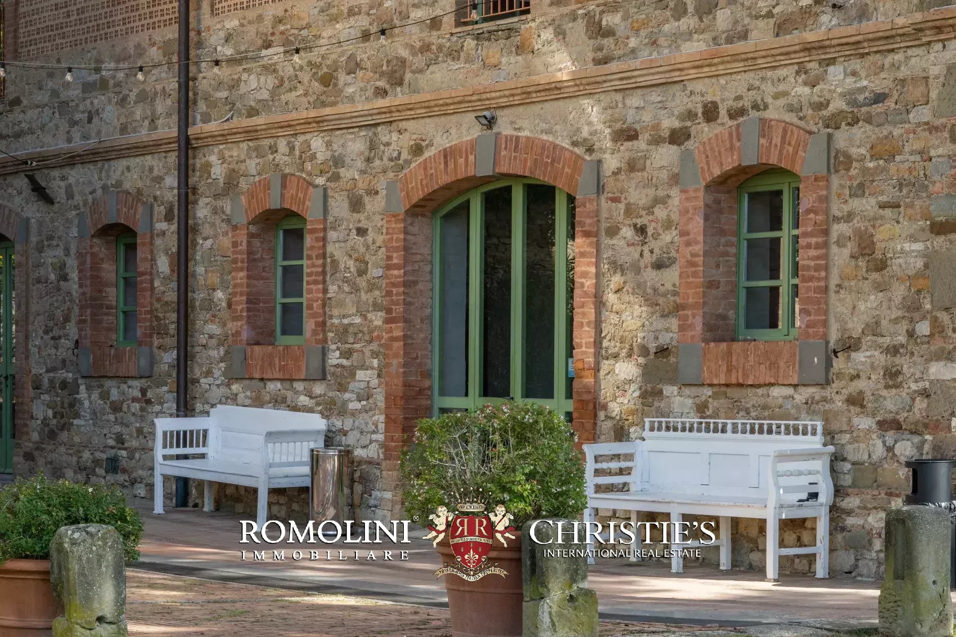 10 Bedroom Villa/Townhouse's Image 32