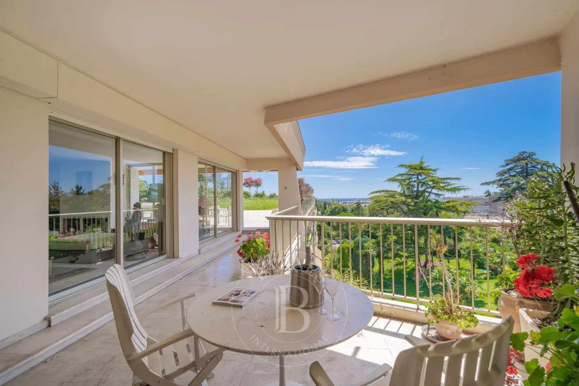 CANNES MONTROSE - 4 BEDROOMS APARTMENT - UNOBSTRUCTED VIEW