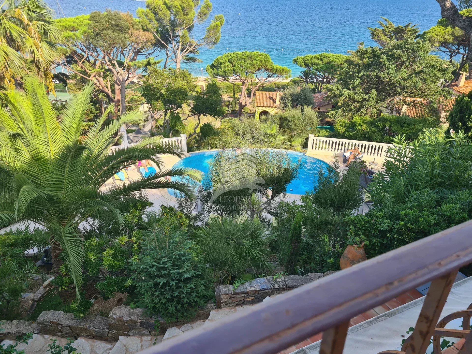 Agence immobilière de 