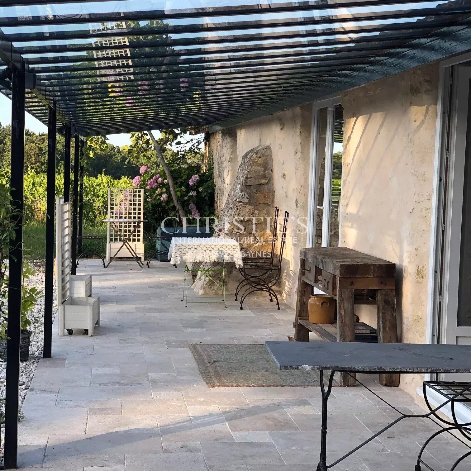 7 Bedroom Vineyard's Image 8