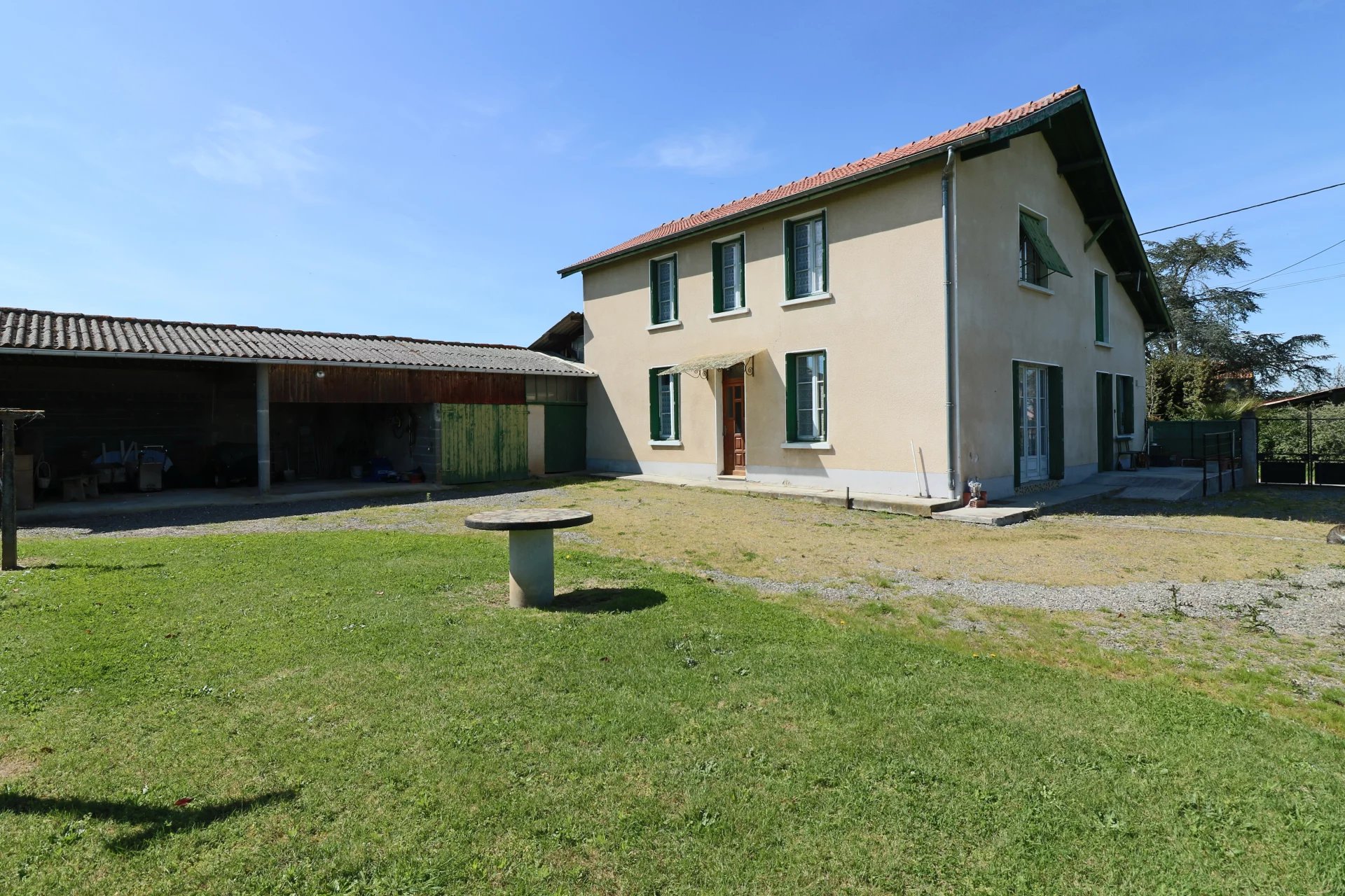 Maison comprenant 3/4 chambres sur 1187m² de terrain