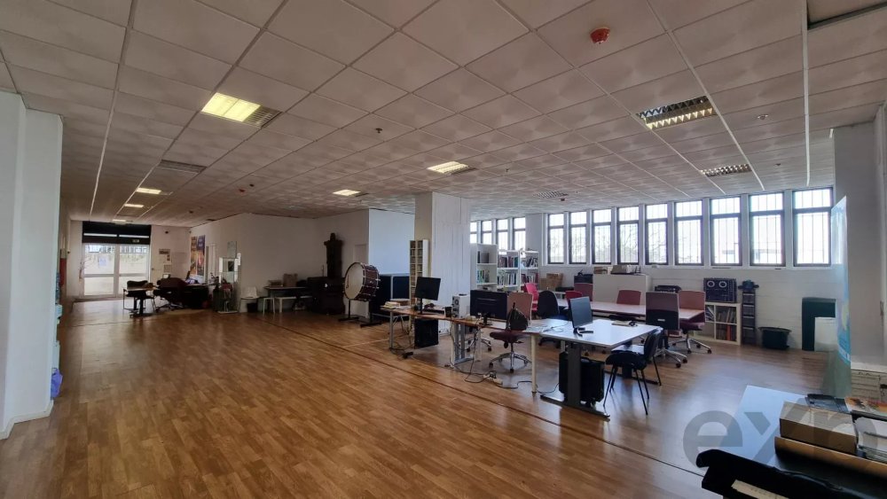 Service Licensed Space with Large Area and High Ceiling – Ideal for Contact Center, Gym/Box or Tech Hub – Greater Lisbon
