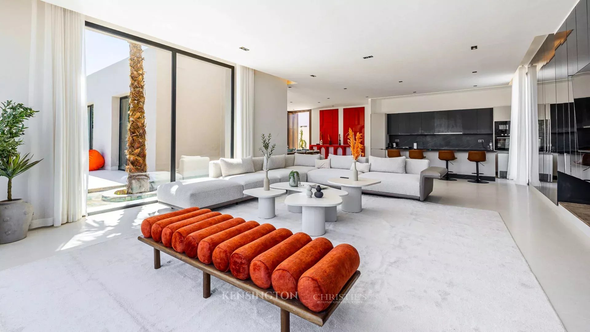 6 Bedroom Villa/Townhouse's Image 6
