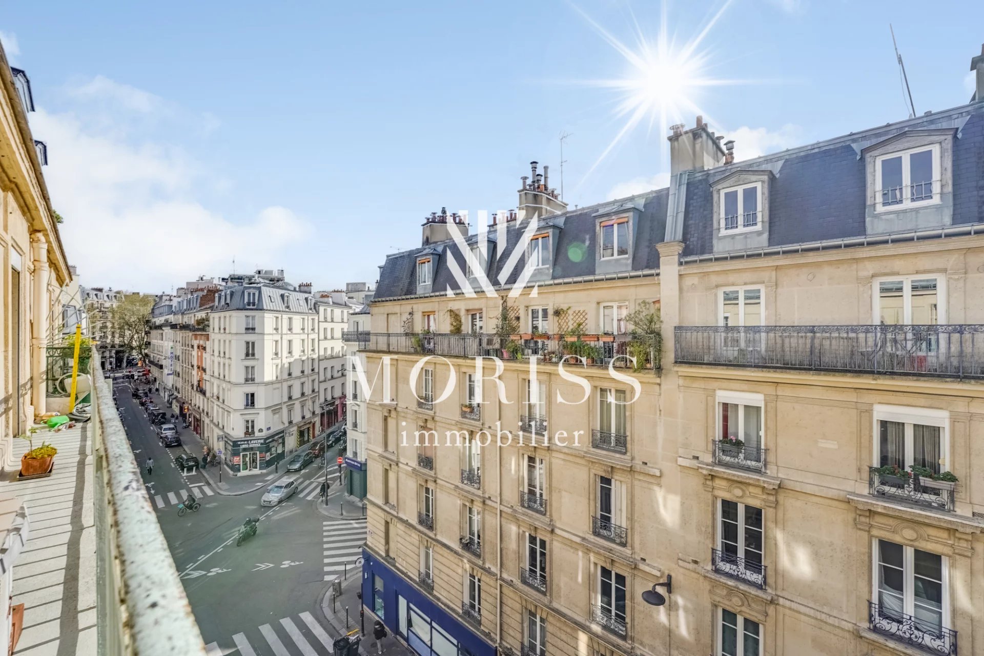 PARIS 18e — 2 PIÈCES — BALCON FILANT — ÉTAGE ÉLEVÉ - Image 1