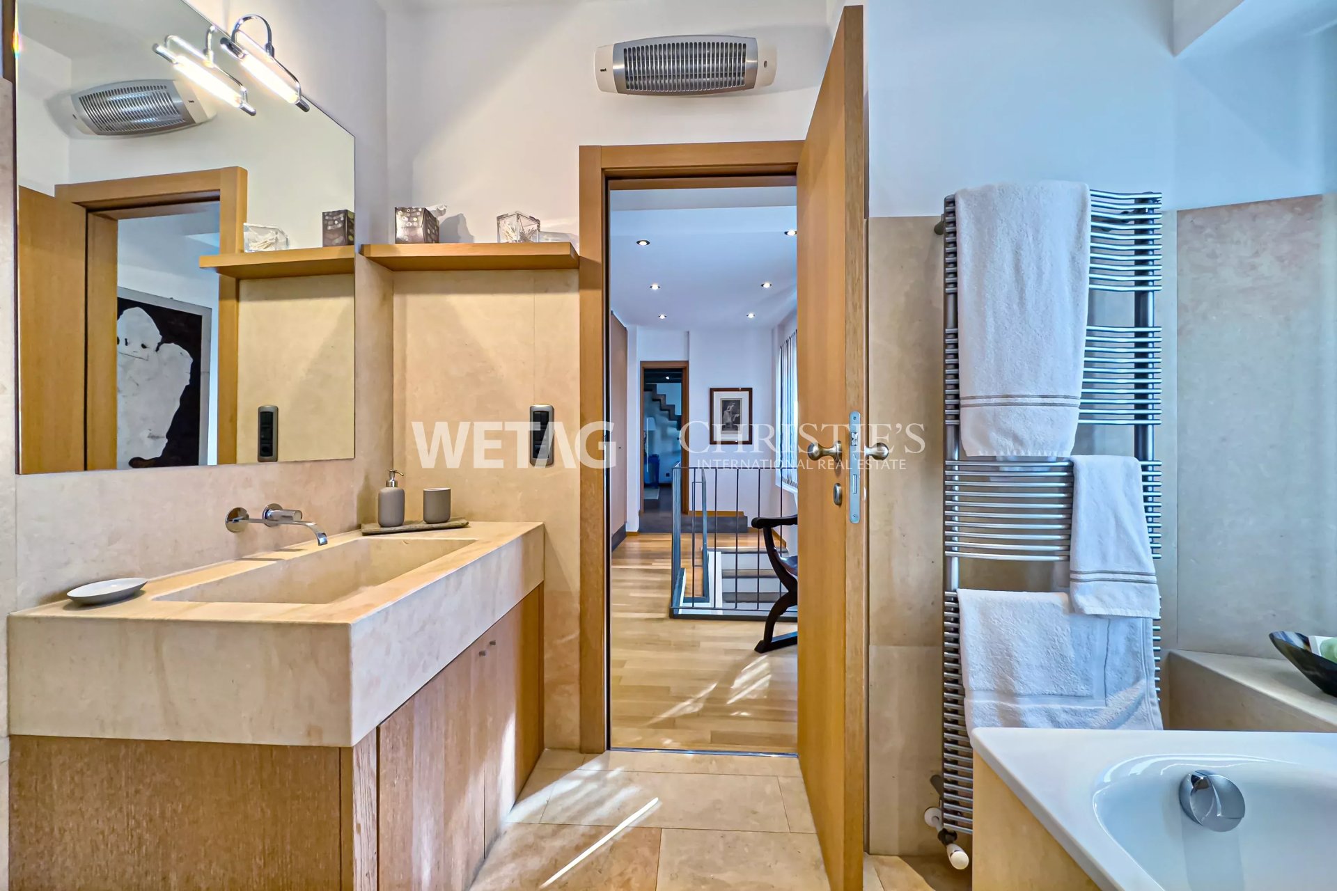 3 Bedroom Villa/Townhouse's Image 9