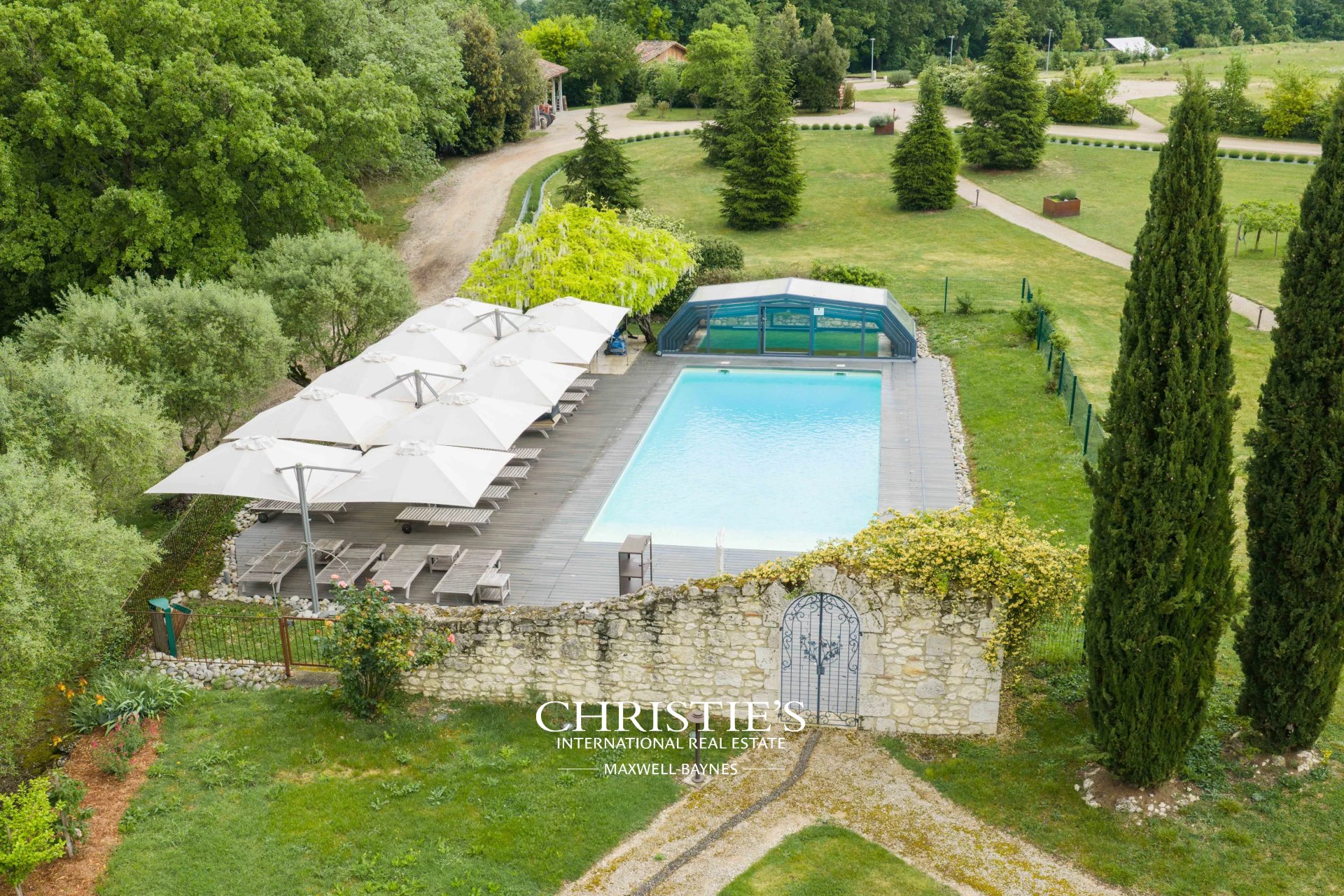 11 Bedroom Villa/Townhouse's Image 25