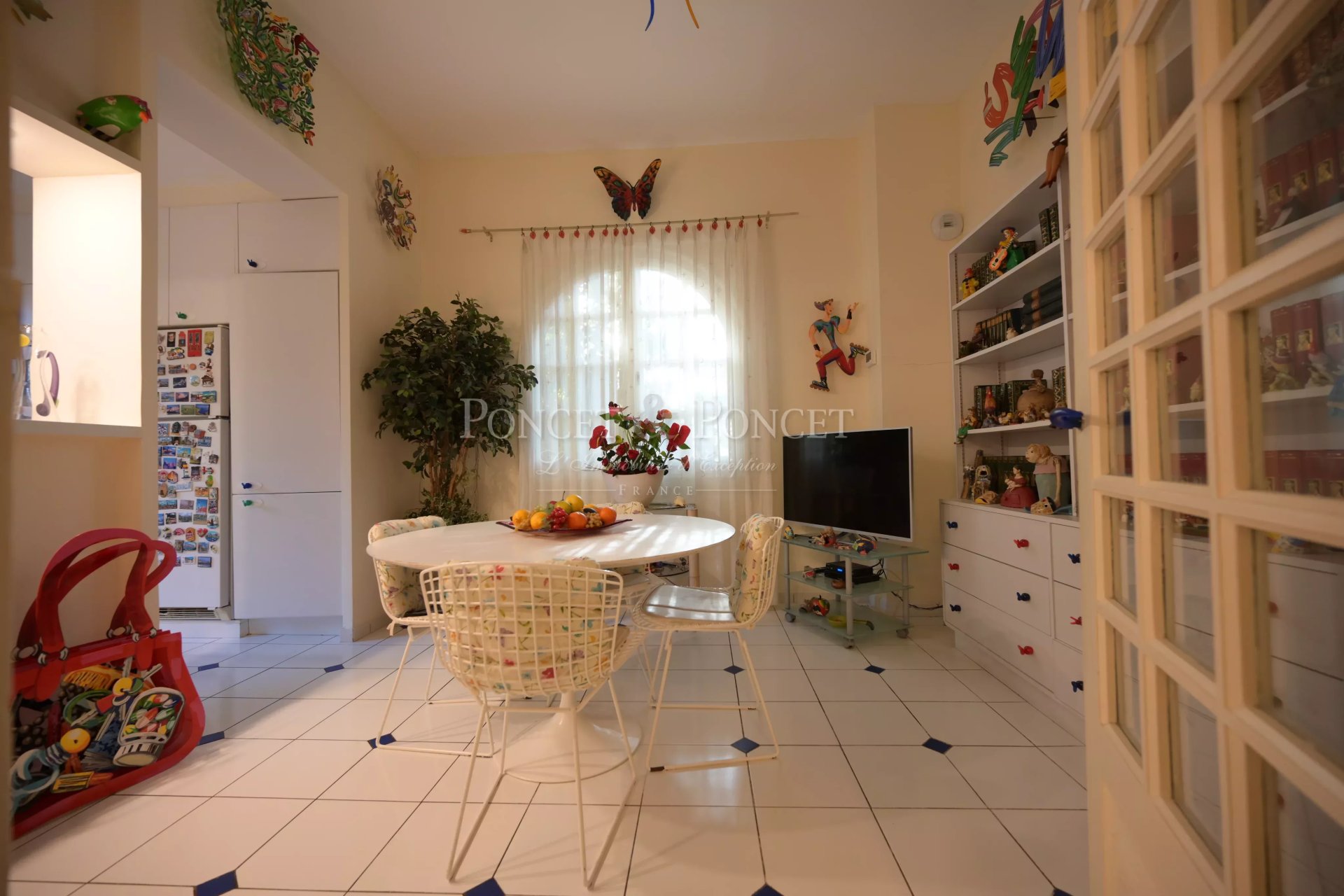 6 Bedroom Villa/Townhouse's Image 11