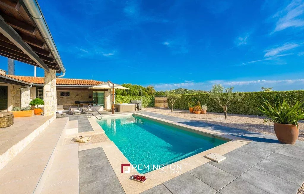 4 Bedroom Villa/Townhouse's Image 4