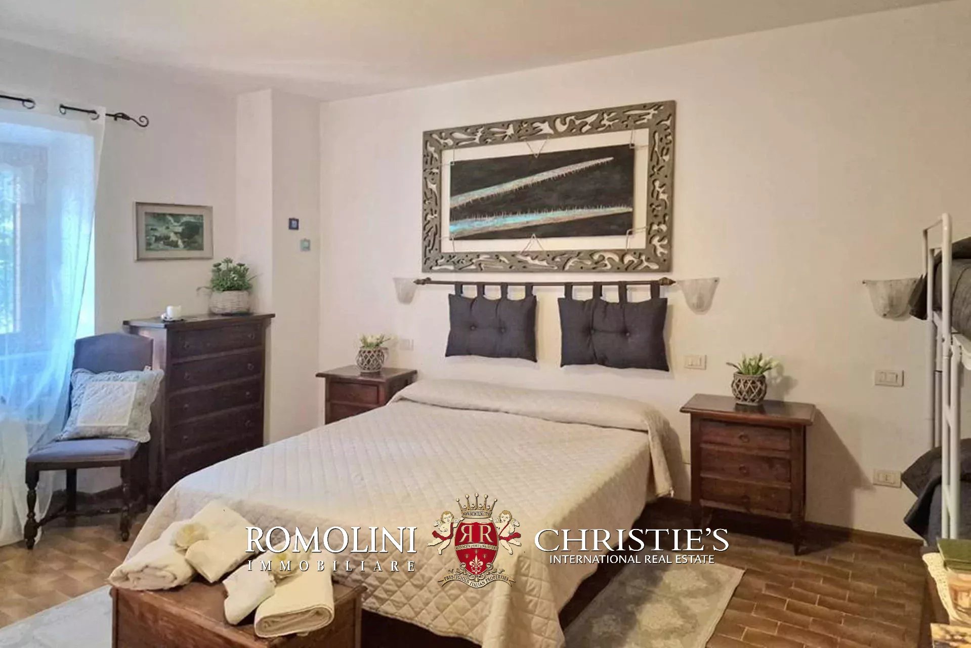 11 Bedroom Villa/Townhouse's Image 17