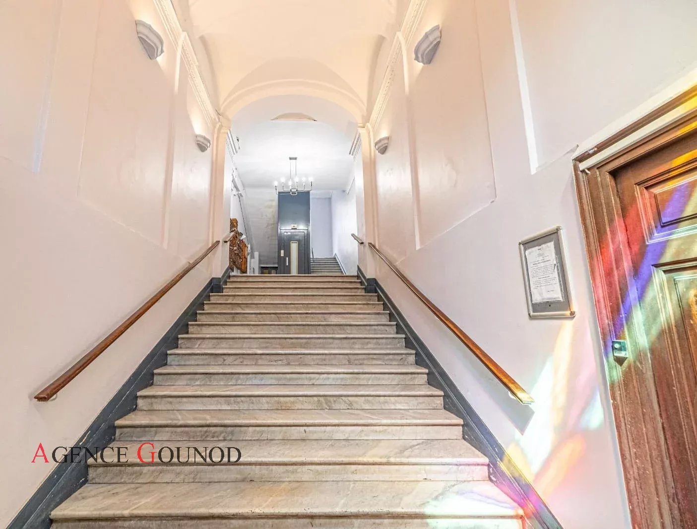 <span class='fw-semibold text-nowrap'>Appartement</span>  - <span class='text-nowrap'>2 pièces</span>  - <span class='text-nowrap'>28.0 m²</span> - <span class='text-nowrap'> <span class='fw-semibo
