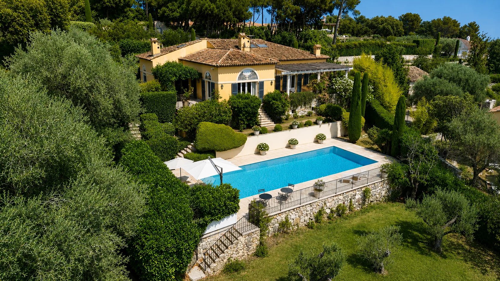 Image of Villa - 5 Bedrooms - 5 Bathrooms for Sale in Alpes-Maritimes-La Colle-sur-Loup-France, Image 1