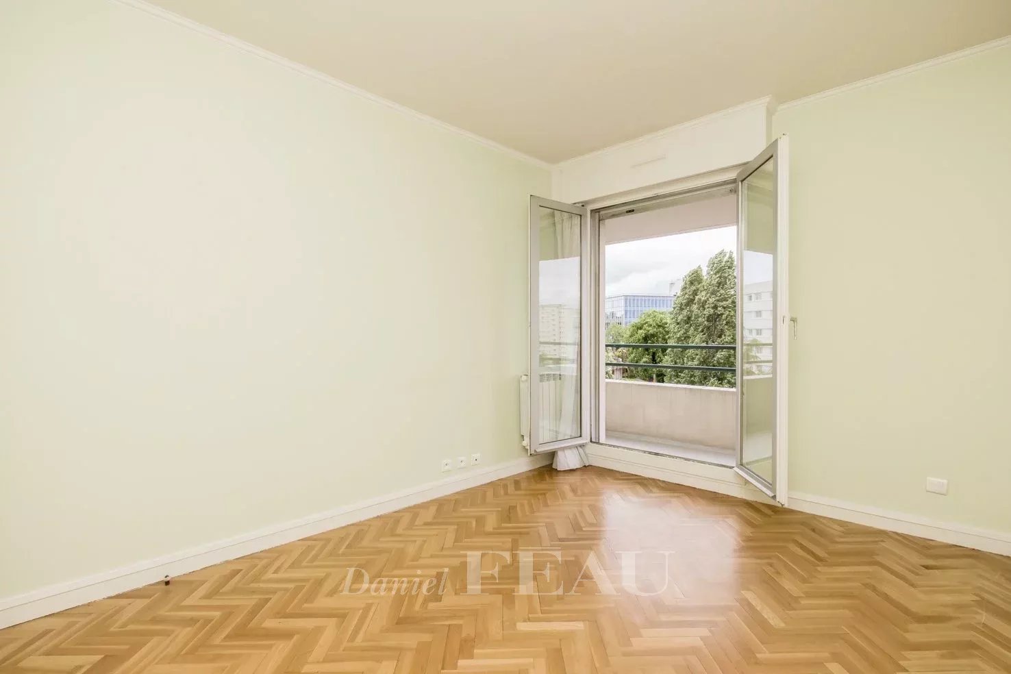 Bedroom #1, with balcony
