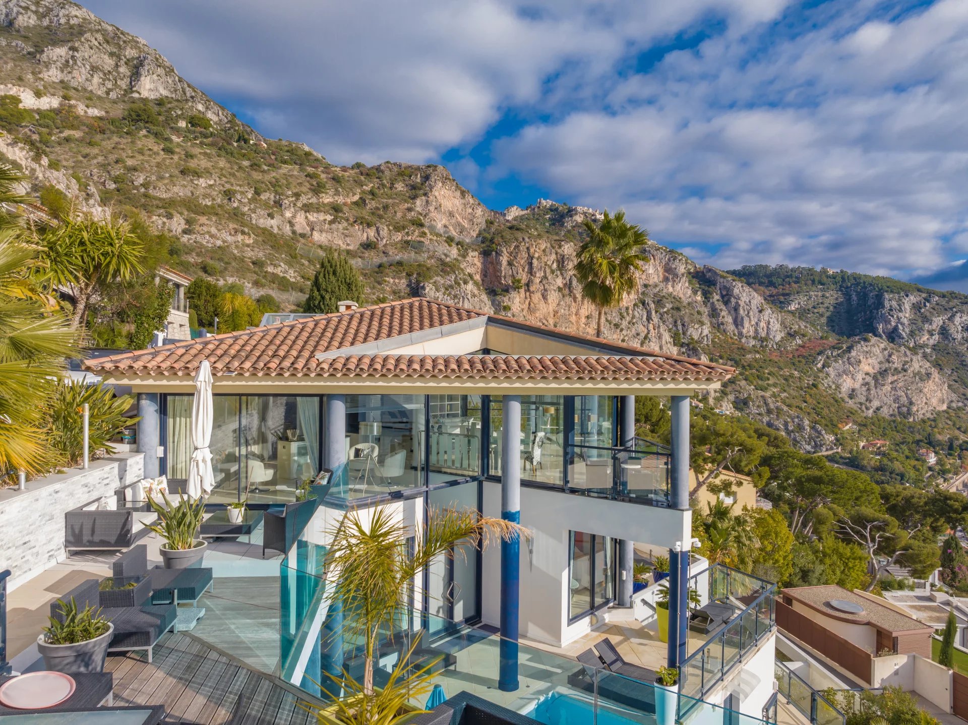 Exceptional Contemporary Villa with Panoramic Sea Views