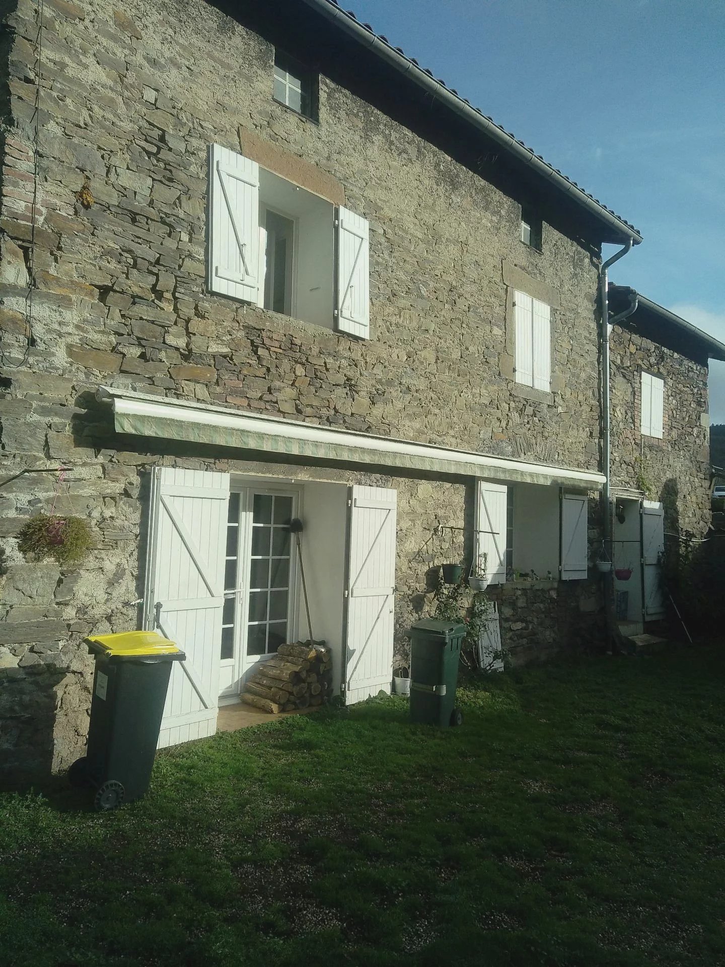 LA TERRASSE SUR DORLAY, MAISON SUR GRAND TERRAIN