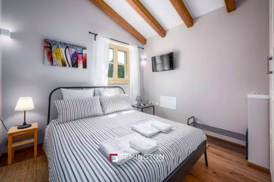 6 Bedroom Villa/Townhouse's Image 12