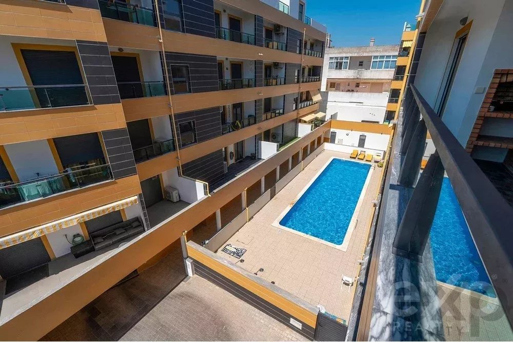 Apartamento T1 com piscina