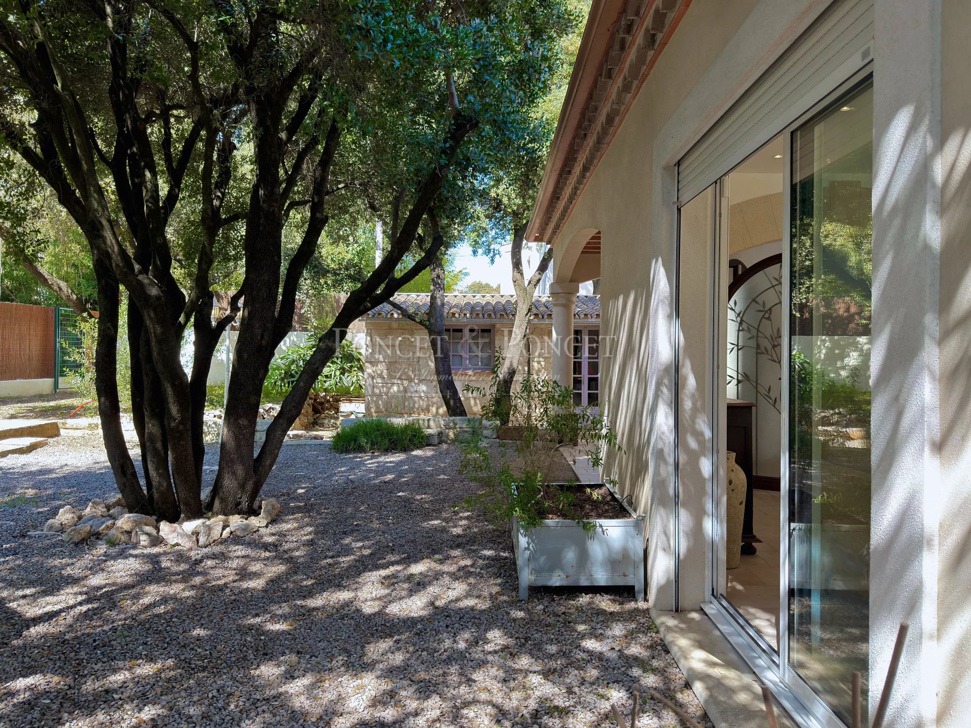 4 Bedroom Villa/Townhouse's Image 12