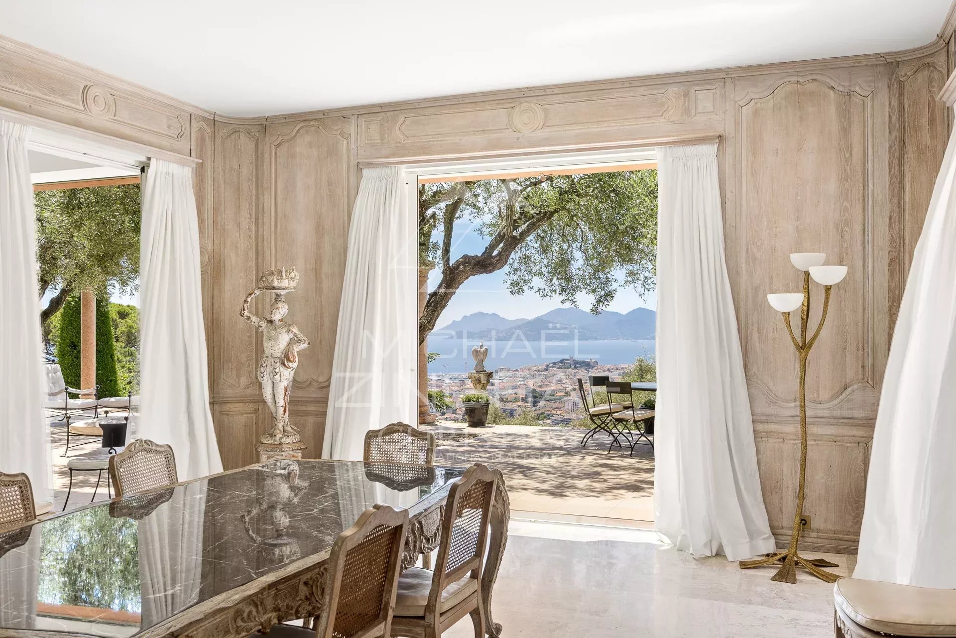 11 Bedroom Villa/Townhouse's Image 3