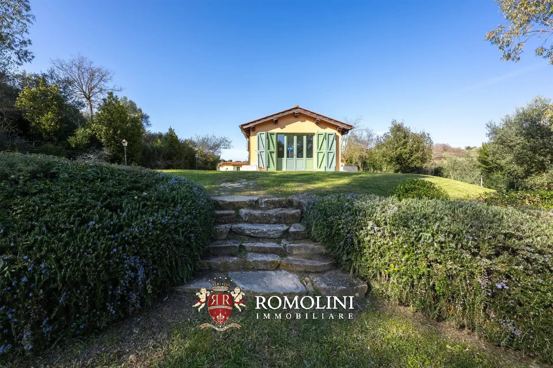 AGRITURISMO CON CENTRO BENESSERE IN VENDITA IN MAREMMA, TOSCANA