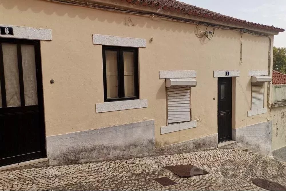 Buildings in the centre of Carnaxide - Investment - New price! 2790-062 image 5